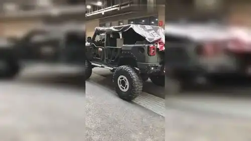 战狼2硬派越野bj40越野能力极强,给国产的越野点个赞吧