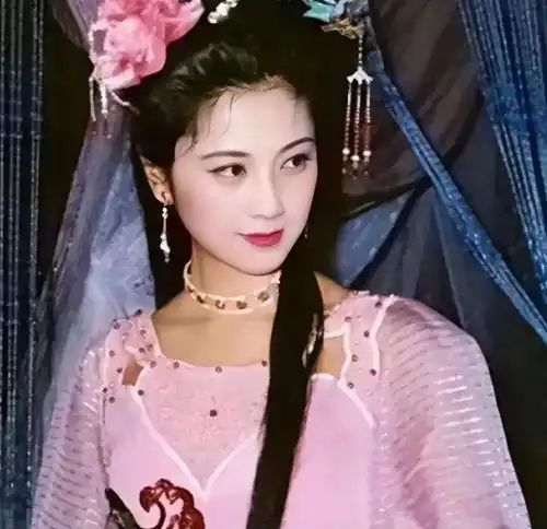 她是86版西游记的女儿国国王,如今71岁还能保持这么好状态
