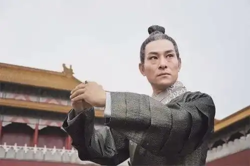 他当了8年刘德华替身,如今翻身成为影帝,还娶了刘德华前女友
