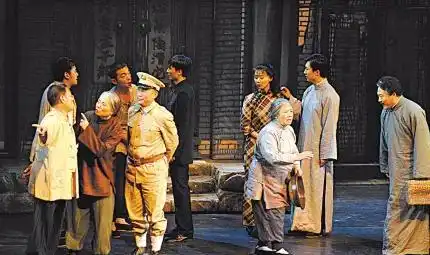 绞尽脑汁原来来自老舍先生著作,有人甘于做汉奸,有人昂首做脊梁
