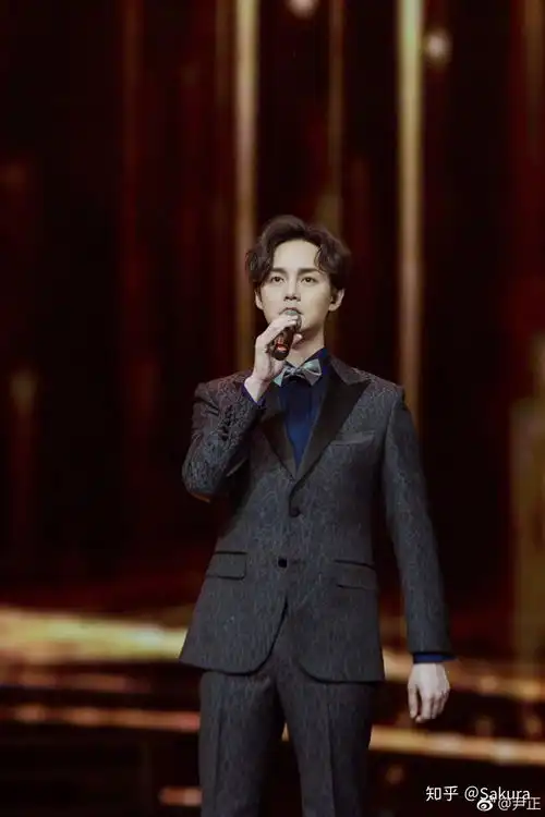 真的真的,非常想问,尹正小哥哥为什么要留长发鸭,超级好奇