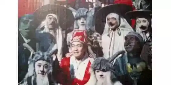 大话西游未公开一组片场照,图2朱茵一眼万年,图5至今是谜
