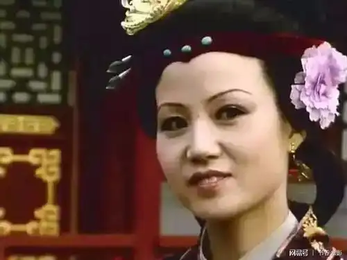 红楼梦赵姨娘的内侄为何不是姓赵而是姓其他的姓
