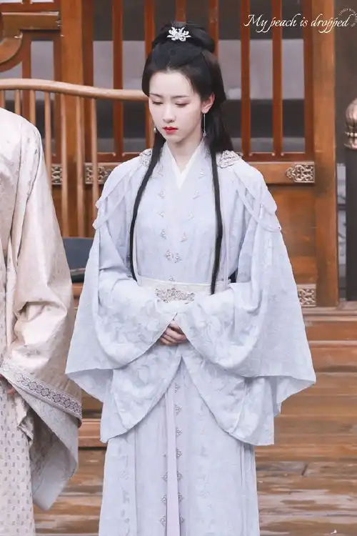 组图陈都灵莲花楼新造型路透紫衣温婉古韵足如画中人

