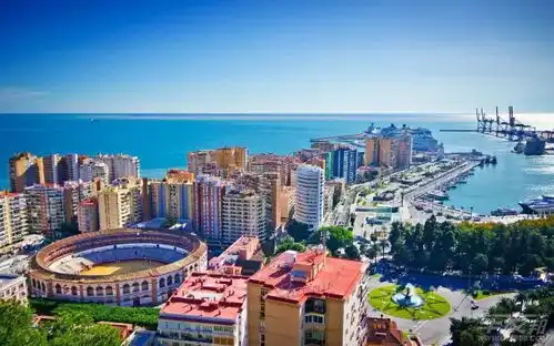 环游最适合秋季旅行的9个欧洲城市,景美人少还有美食在等你