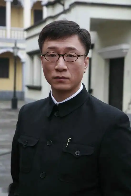 孙红雷新作品来袭,剧照海报首曝光,网友帅雷雷的正确打开方式
