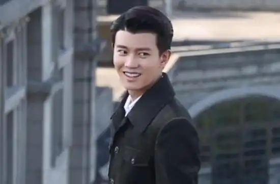 任嘉伦问张涵予在看什么书,张涵予说了啥任嘉伦忍不住笑出了声