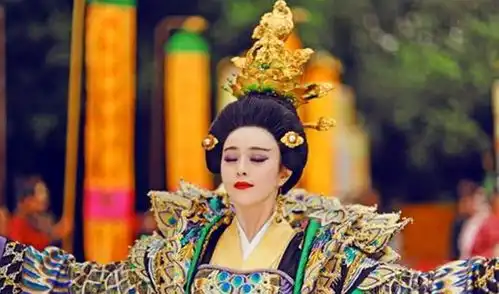 此人号称西方版武则天,与唐朝武则天相比,八次对比实力立见分晓
