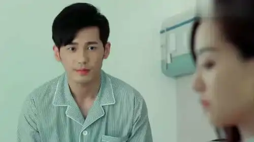 美人为馅韩沉要和白锦曦聊聊,周小篆不识趣被两人拉走
