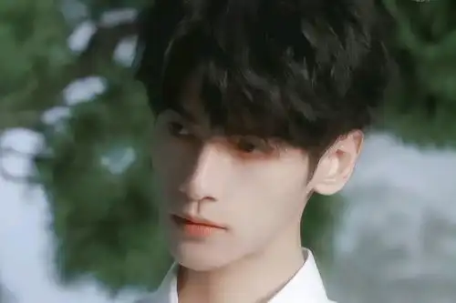 长月烬明,罗云熙黑色魔尊剧照流出,这也太瘦了
