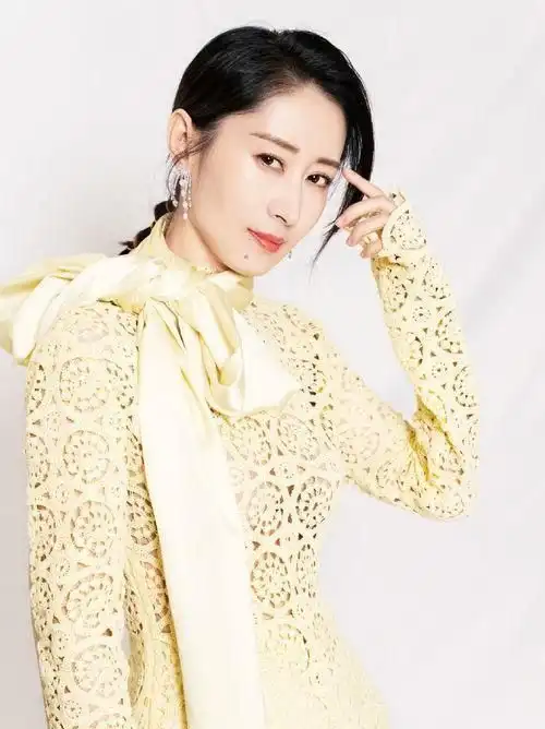 她曾被称为小巩俐,30岁嫁入豪门,却因一根冰激凌和老公离婚
