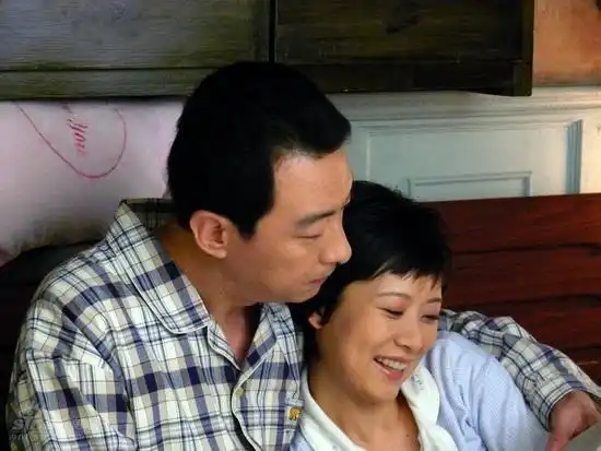 重读蜗居发现苏淳老实憨厚的仅是表象,这样的男人要不得