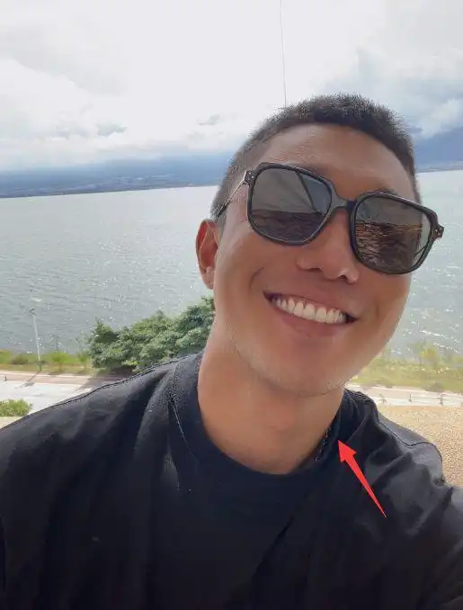 大理偶遇杨洋逛街,身材高挑白到发光,与孟阿赛同框对比明显
