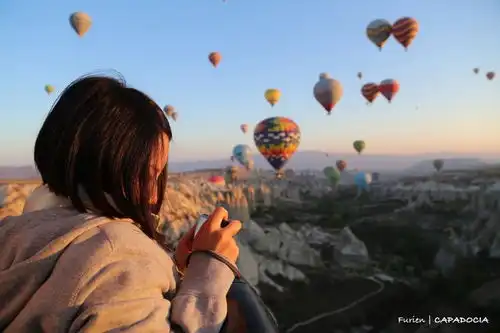 卡帕多西亚旅行指南,体验一场飞屋环游记