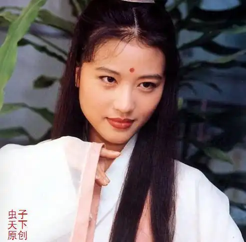 周海媚只能演灭绝师太,无法再现当年的周芷若看剧照就知道了
