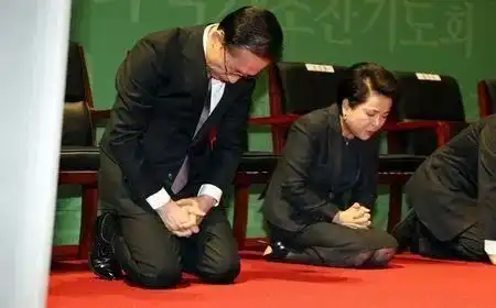 4000万民众抗议,总统下跪,那个人间恶魔还是出狱了
