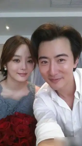 网友调侃赔了汤唯赚个蔡琳揭明星跨国恋
