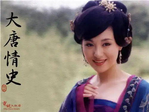 性感不输柳岩热衷拍正剧,当红期低调嫁皇族后裔