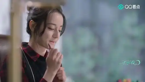 一千零一夜凌凌七把柏海的照片画成食人花,太逗了
