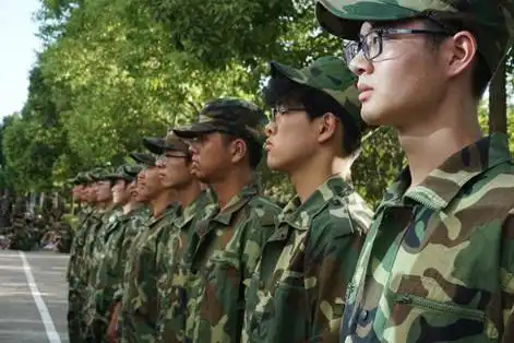 捉影人丨江苏最美高校军训照,你最喜欢哪一个
