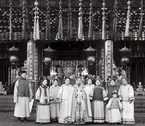 慈禧想要废掉光绪是谁极力反对还劝说成功了