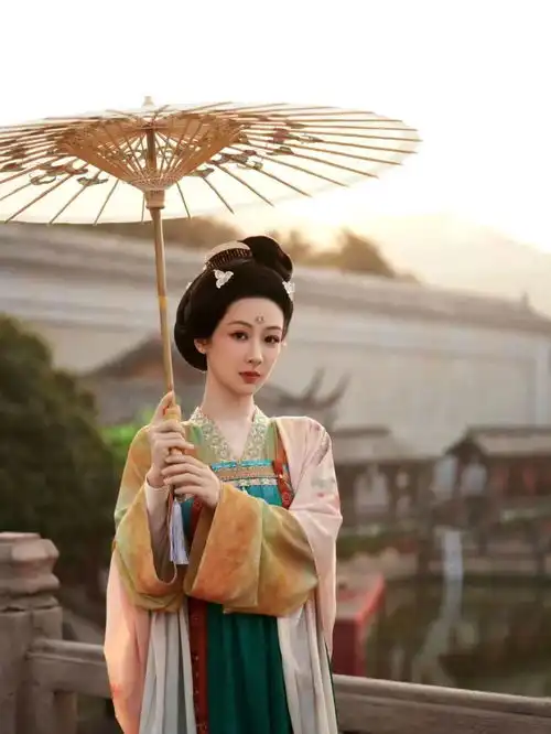 杨紫新剧国色芳华来了唐代大女主传奇,杨紫还原唐仕女图