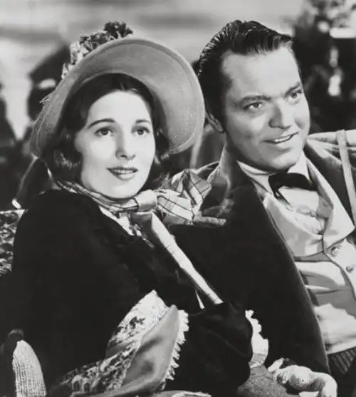 本是亲姐妹,却从小势同水火,长大后你抢我的资源,我抢你的恋人