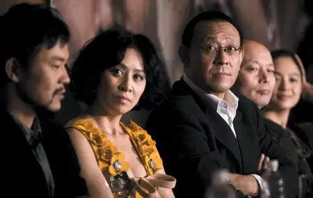 跨国恋老少恋婚外恋姐弟恋,姜文一个都没错过
