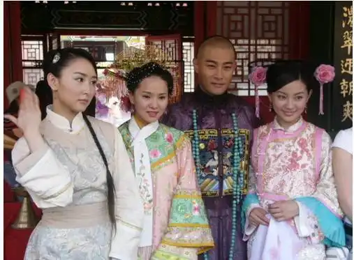 作精伊能静的肆意人生
