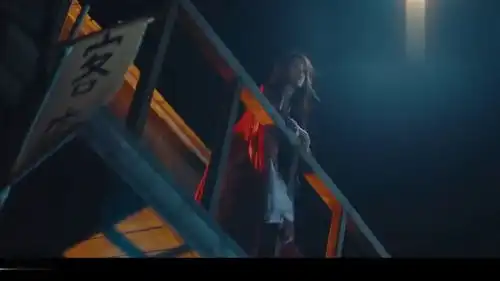 德鲁纳酒店神秘萤火虫到处飞,飞来飞去都围绕着小姐姐,忠诚