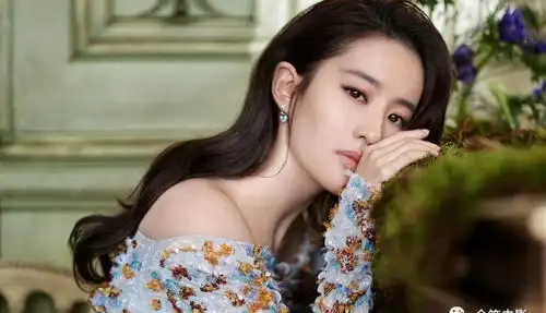 一手捧红刘亦菲,离婚只争抚养权,仙妈刘晓莉比你想得更狠