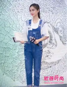 baby微微一笑很倾城将映近期穿搭造型越来越美