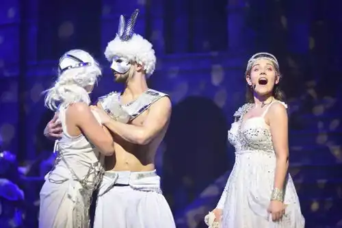 是哪一道星光,让朱丽叶爱上了罗密欧
