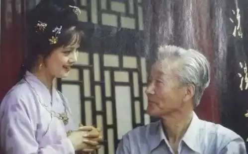 宝姐姐成加拿大亿万富婆,战胜绝症,如今更美了
