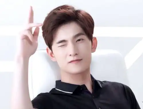 杨洋清明节遭到了网友烧纸钱,这是多么大的诅咒啊
