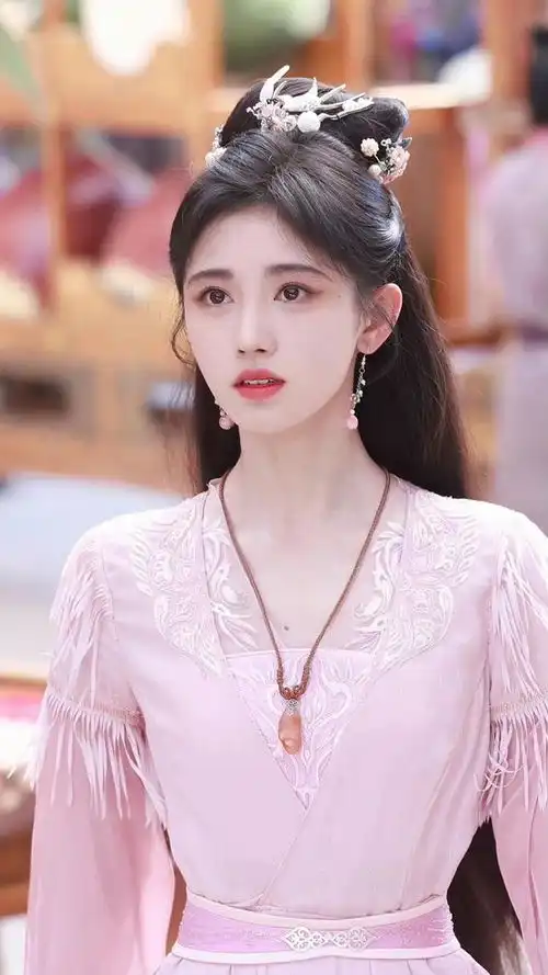 鞠婧祎新剧定档61搭档郭俊辰cp感欠缺,尤其是是男主修图很怪