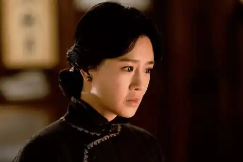高君曼她是就读于北师大的白富美,为何一定要选择姐夫呢

