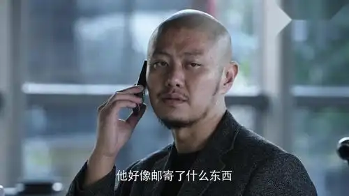 男子想要出镜,竟然身后有恶魔