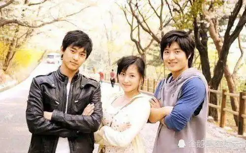 金秀贤与裴勇俊说再见公司解约一天里反转又反转,直接打公司脸
