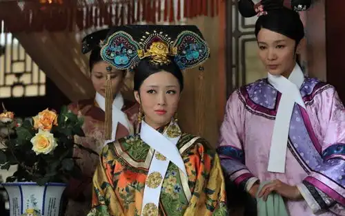 甄嬛传有谁知道华妃有个妹妹比华妃还狠毒,结局比华妃更悲催
