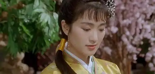 周星驰和巩俐合作的3部电影,有一部巩俐直接咬了周星驰嘴唇