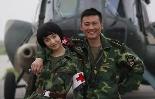 因我是特种兵走红,与丈夫相识军旅剧,恩爱至今,戏好人不红