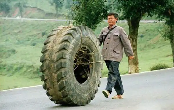 赵本山的落叶归根好感人,是有原型改编才那么真实
