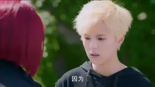 终极一班5蓝斯春亲手杀了自己的父亲,她内心很恐惧
