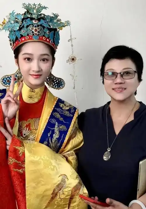 红楼梦亏损严重,导演胡玫我眼瞎这黛玉不好看
