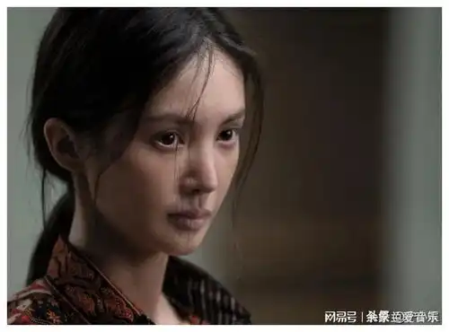 没成想,一台央视秋晚,唐嫣的出圈,意外解答了观众多年疑惑
