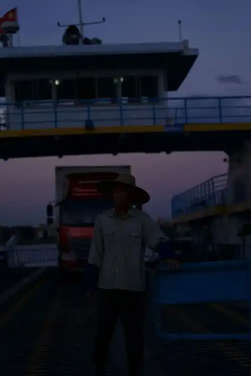 恭喜取景佛山的三大队,斩获华表奖优秀故事片
