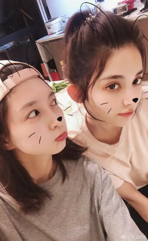 古力娜扎晒与江疏影合照,相差6岁闺蜜久违合体,同款高颜值抢镜
