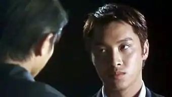 谭耀文在新电影美丽战争的剧照超酷,一看就有霸道总裁的意思
