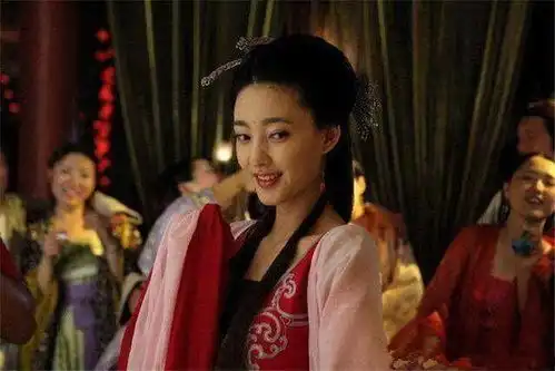 这朝代男人一打光棍,官府马上给发女人,不愿意嫁的全家连坐
